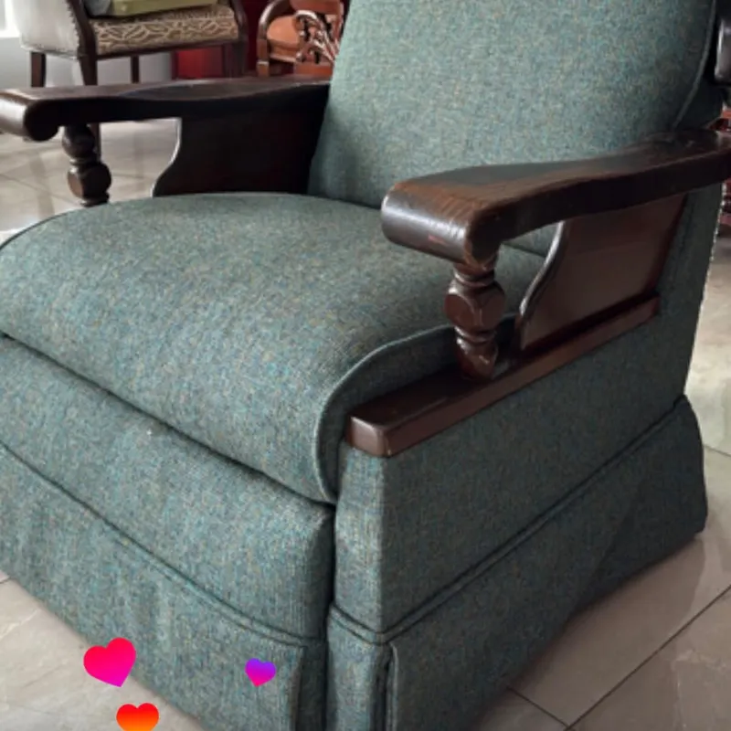 Armchair reupholstery and wood refinishing - After